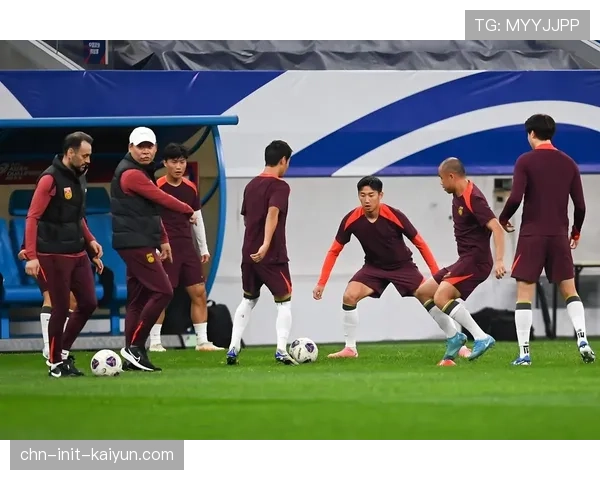 赛后述评:争议点球未判,奥格斯堡主帅赛后公开质疑裁判组表现。 赛后述评:争议点球未判,奥格斯堡主帅赛后公开质疑裁判组表现。